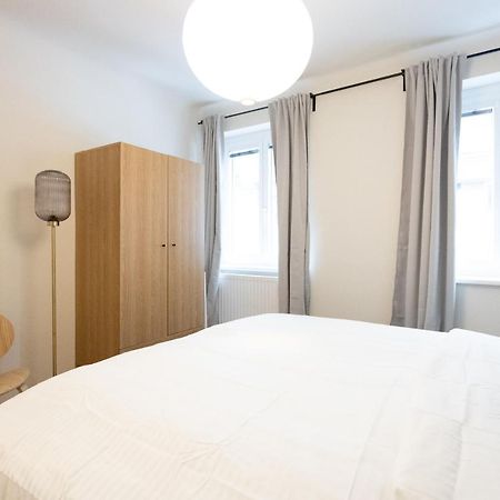 Chic 1-Bed Apt By Canal Walk To Historic Centre Viena Exterior foto